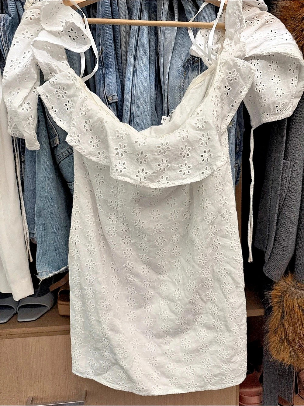 Superdown Eyelet Camisole in White Size Small Like New